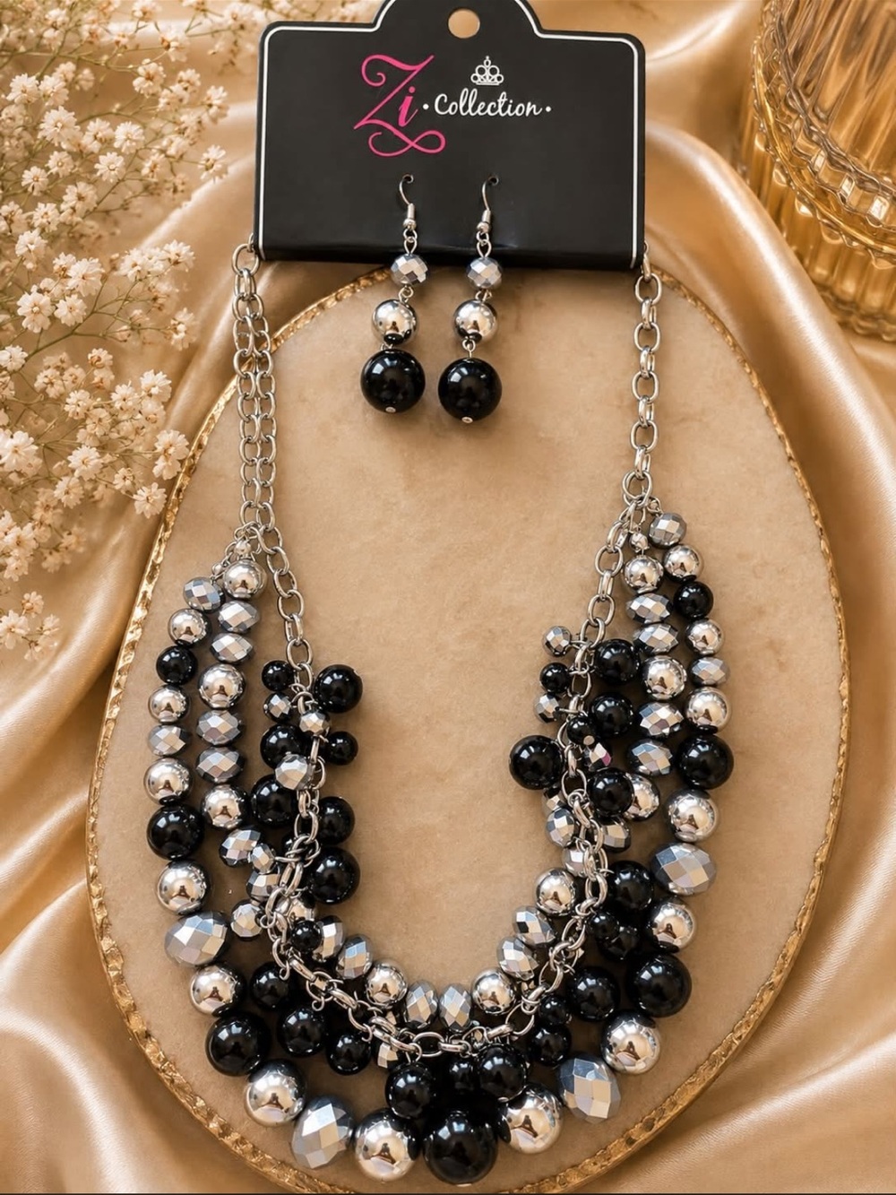 Zi Necklace & Earrings (Fame)